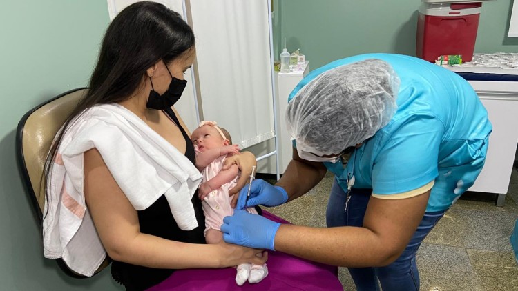Hospital São Vicente inicia vacinação contra vírus que causa infecções respiratórias graves em bebês