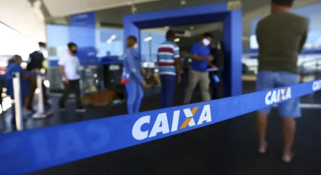 Caixa Econômica Federal abre vagas de estágio para níveis médio, técnico e superior