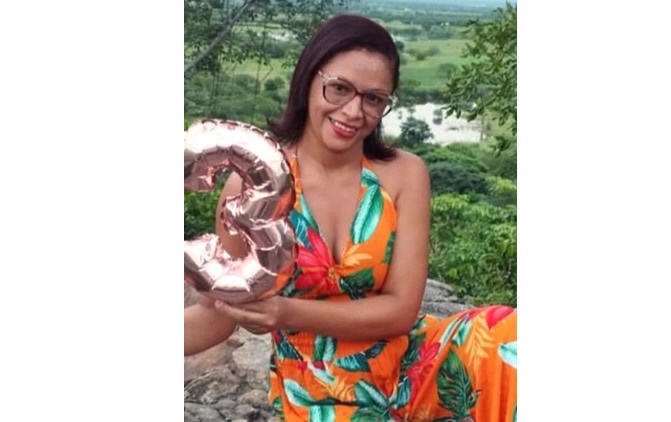 Mulher bate sua moto numa vaca em Mauriti e morre no hospital
