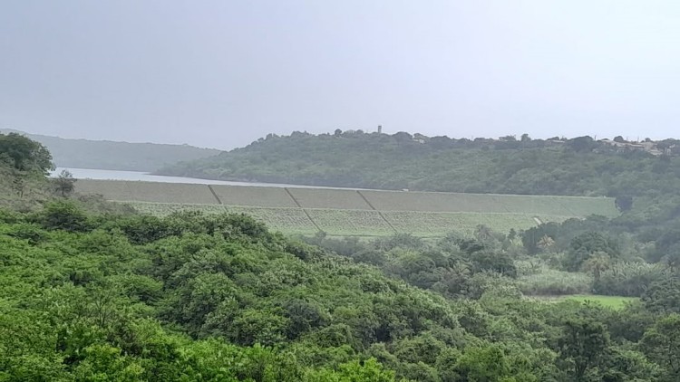 Açude Olho D'Água, em Várzea Alegre, é o primeiro a sangrar no Cariri em 2025