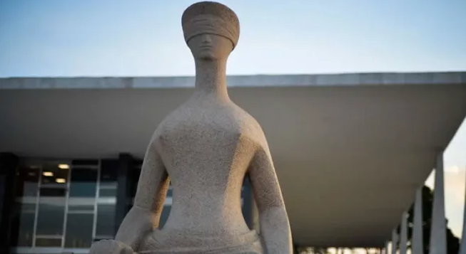 Lei Maria da Penha se estende a casais homoafetivos e mulheres trans
