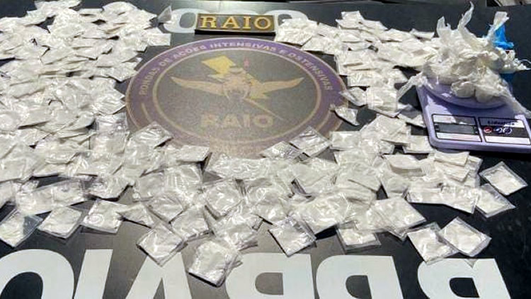 Gola Polo foge do RAIO em Milagres abandonando mais de meio quilo de cocaína