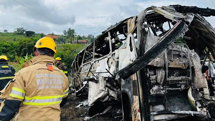 Sobe para 41 número de mortos em acidente na BR-116 em Minas Gerais