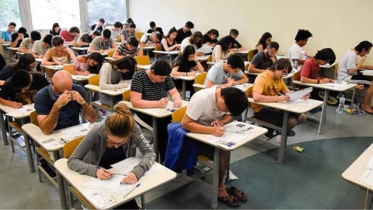 Cearenses podem concorrer a 10 mil bolsas para aprender programação no sistema Linux