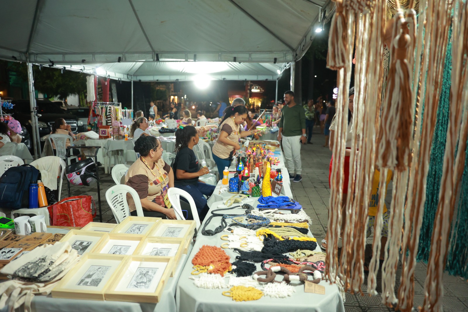 Cerca de 75% dos artesãos do Centro de Cultura Mestra Maria Cândido são mulheres