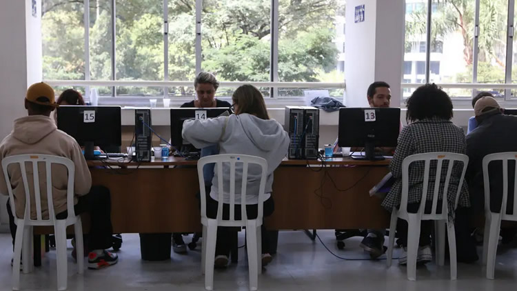Consumidor poderá negociar dívidas em mutirão com 160 instituições