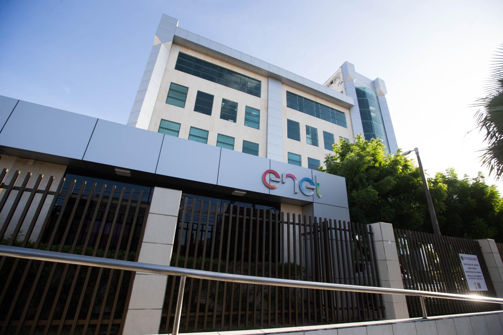 Enel Ceará é multada em quase R$ 20 milhões por irregularidades no serviço