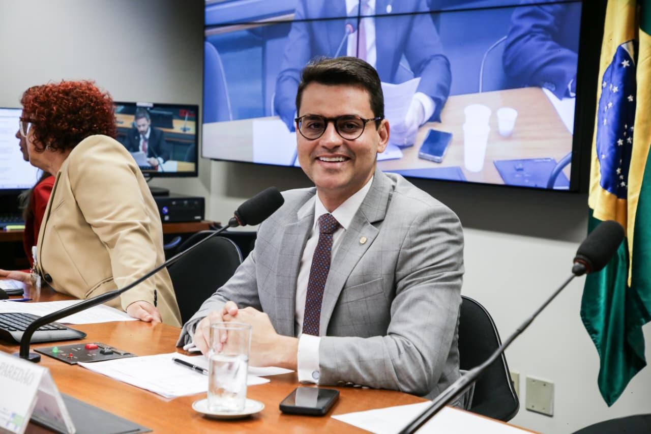 Mutirão para tratamento de varizes será realizado em Juazeiro do Norte, anuncia Yury do Paredão