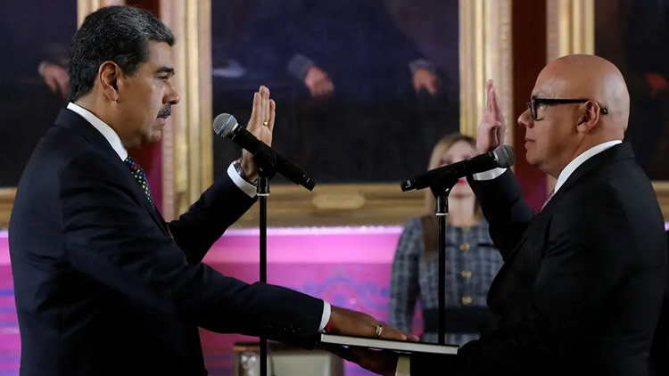 Maduro: "esta posse venezuelana constitucional não puderam impedir"